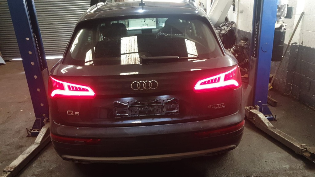 Bara spate Audi Q5 FY 2018