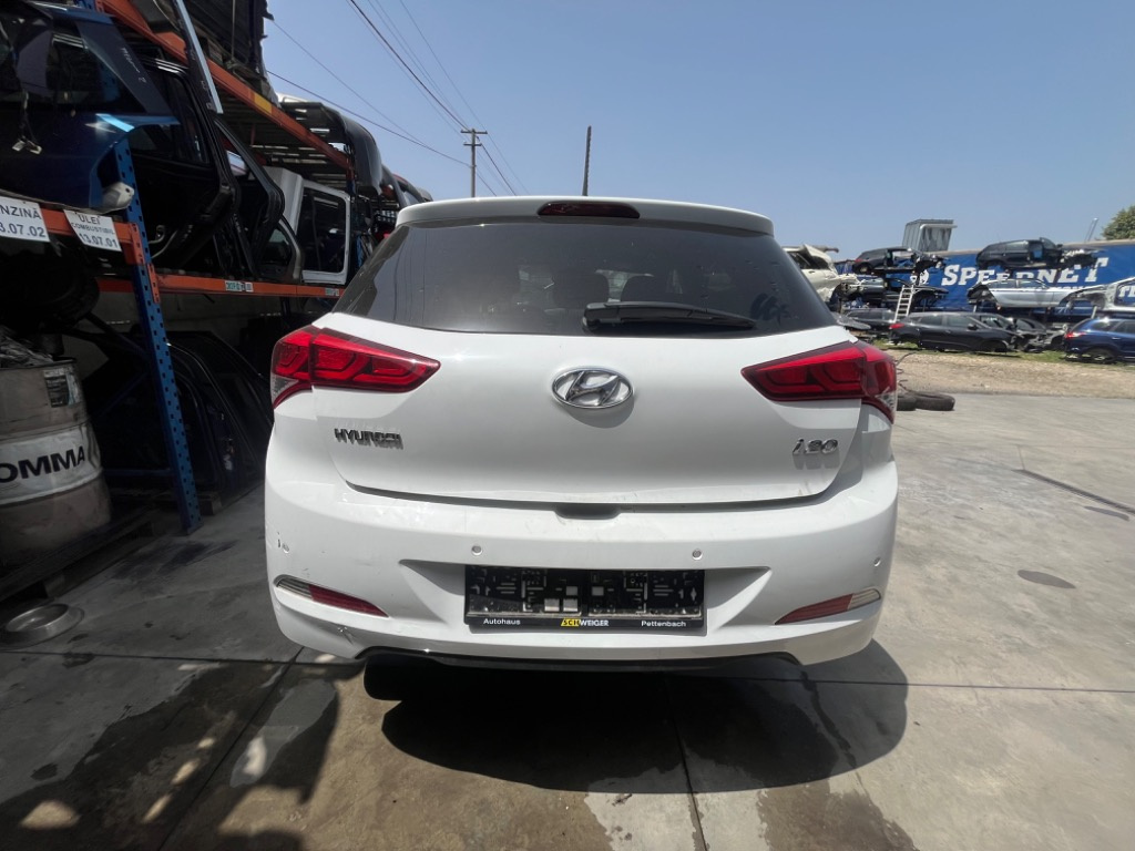 Bara spate completă Hyundai i20 GB an 2017