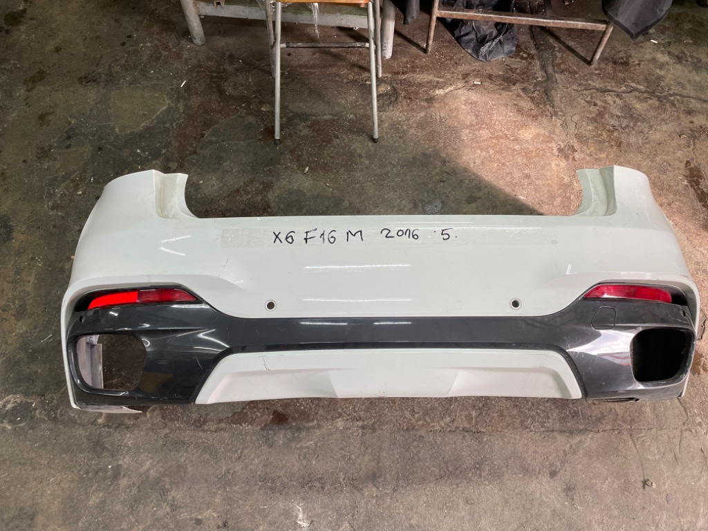 Bara spate completa BMW X6 F16 an 2016 cu 4 găuri de senzori