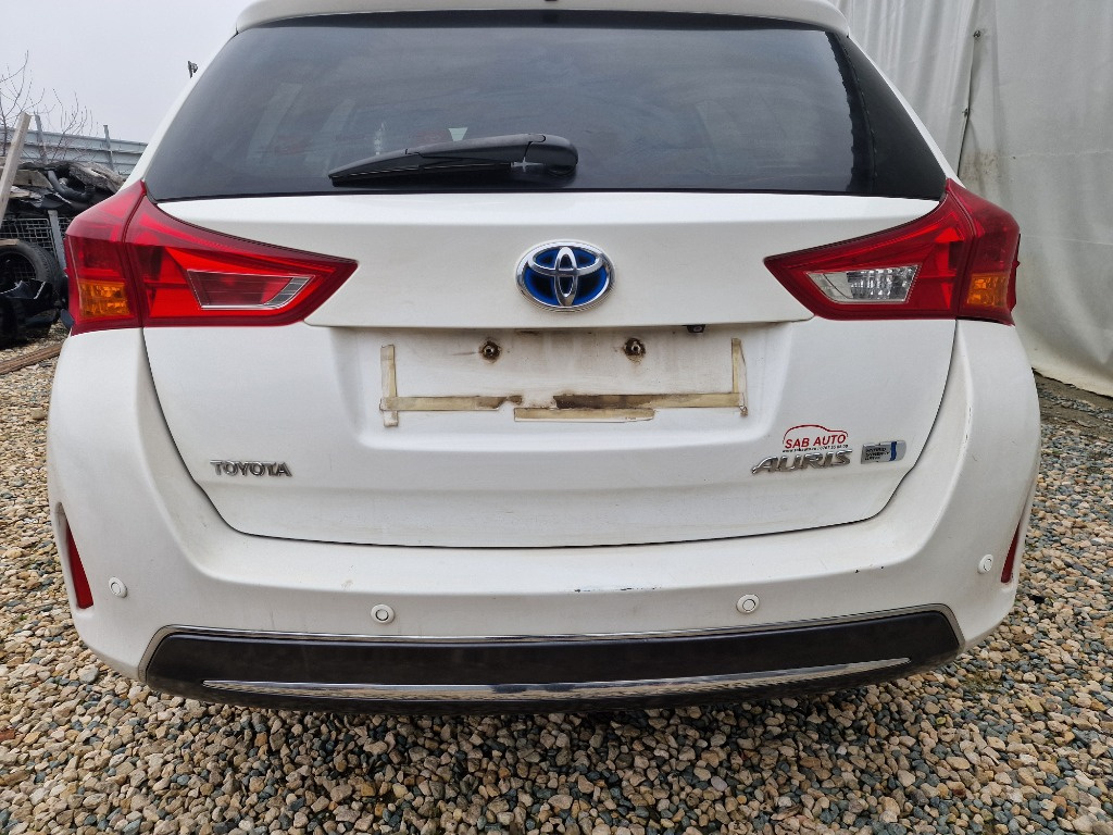 Bara spate completa Toyota Auris break a