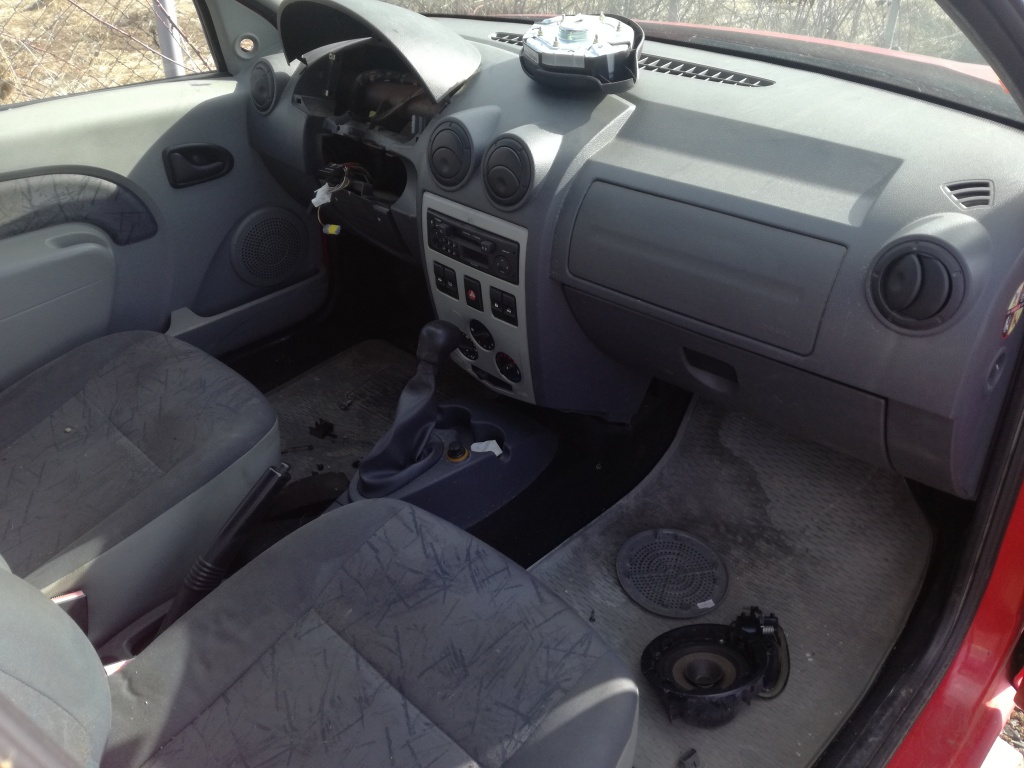 Bara spate Dacia Logan 2004 berlina 1.4