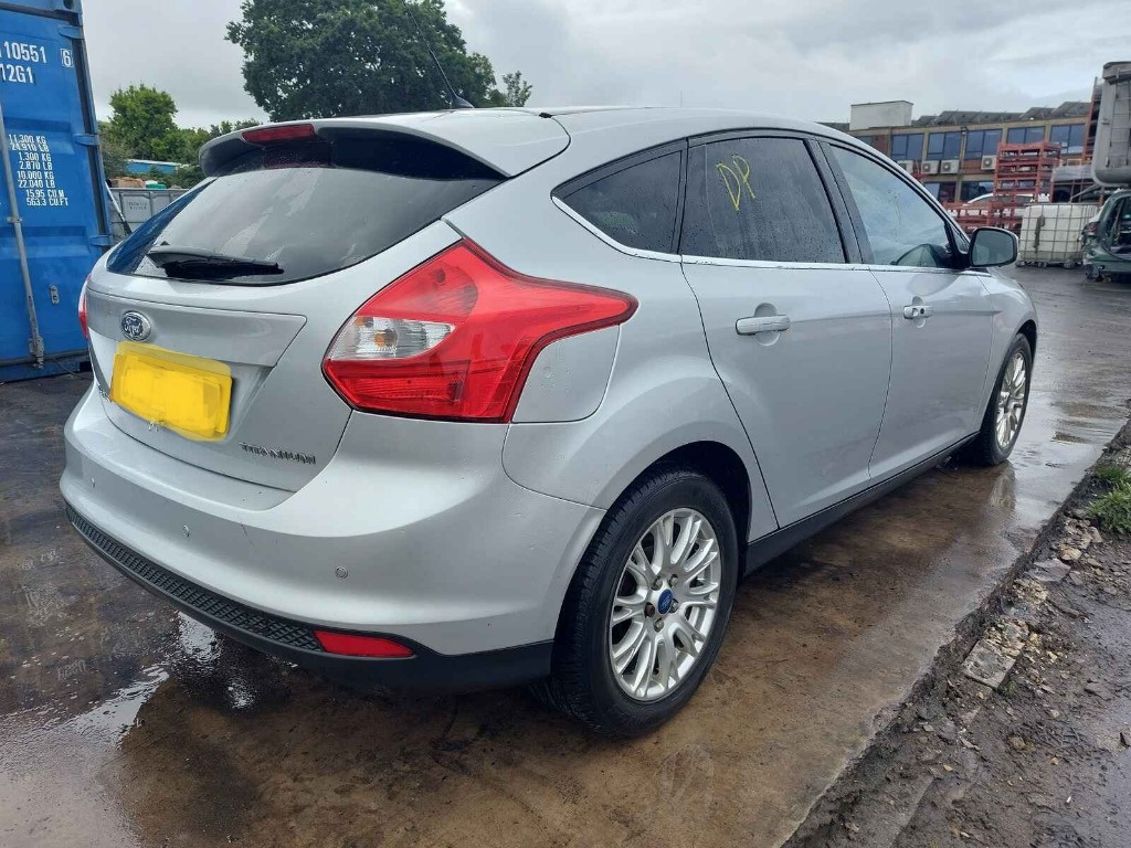 Bara spate Ford Focus 3 2011 HATCHBACK 1.6 CRT C