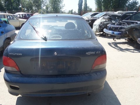 Bara Spate Hyundai Accent din 1999