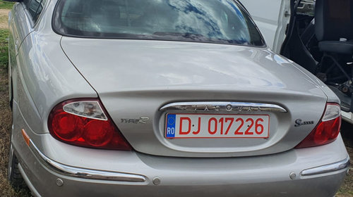 Bara spate Jaguar S-Type 2000 Sedan 4.0 