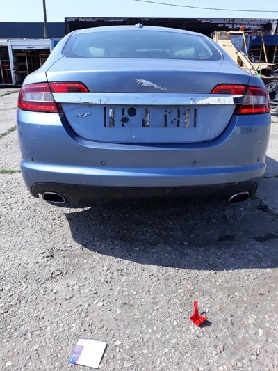 Bara spate Jaguar XF 2010