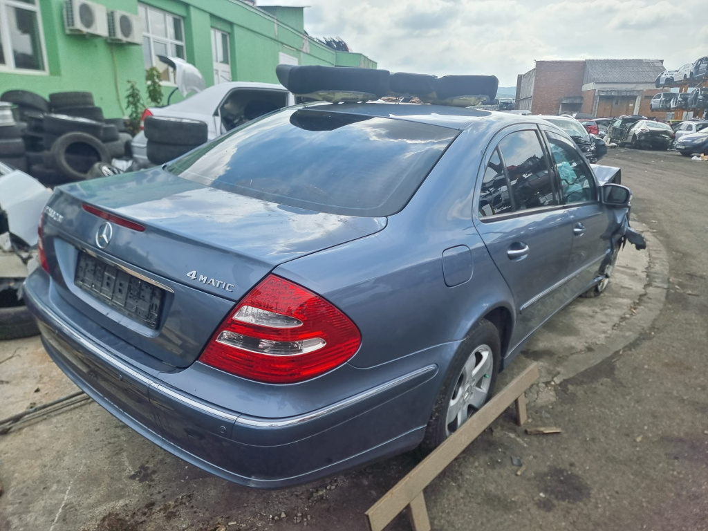 Bara spate Mercedes-Benz E-Class W211 [f