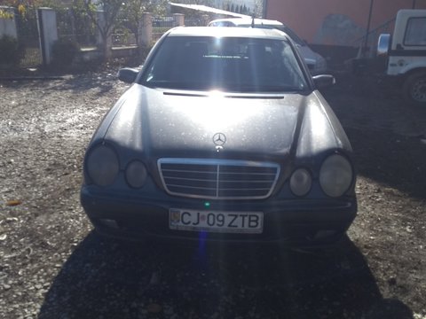 Bara spate Mercedes E-Class W210 2002 2,2 2,2