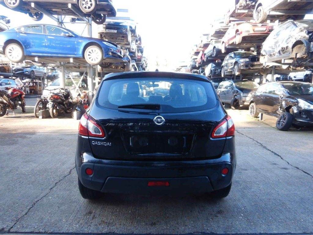 Bara spate Nissan Qashqai 2010 SUV 1.6 i