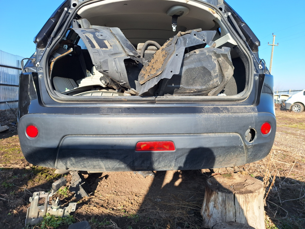 Bara spate Nissan Qashqai 2011