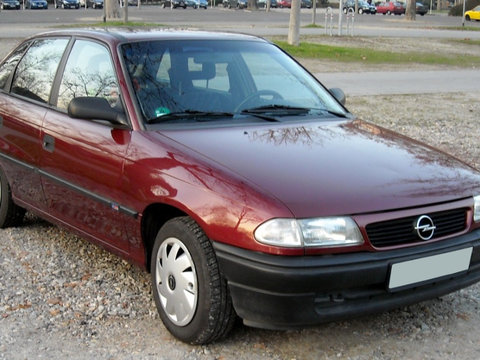 Bara spate Opel Astra F 2000 Hatchback 1.6 Benzina