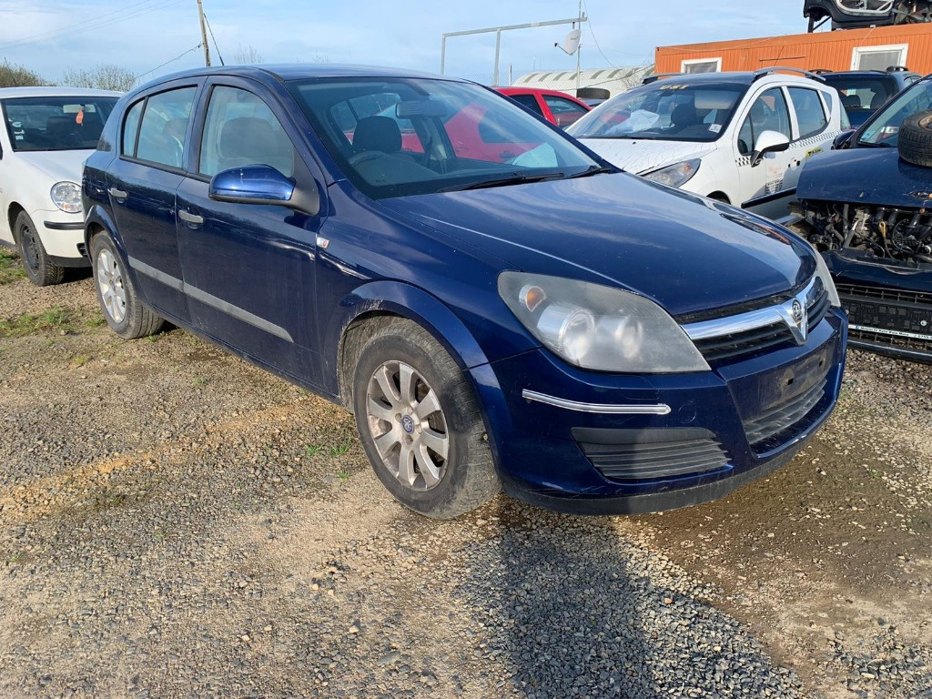 Bara spate Opel Astra H 2004 Hatchback 1