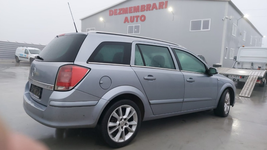 Bara spate Opel Astra H 2005 Break 1.7