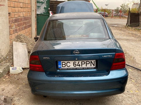 Bara spate Opel Vectra B, an 2002