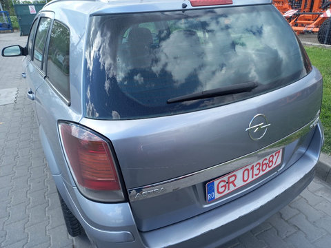 Bara spate originala Opel Astra H break culoare argintie z163