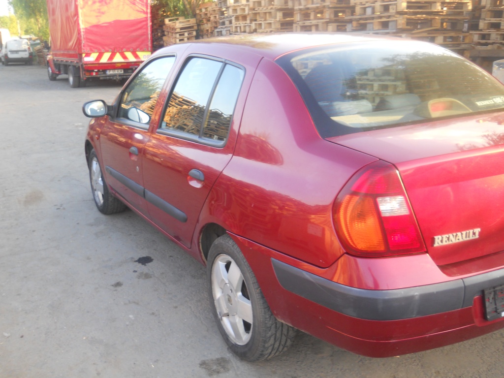 Bara spate Renault Clio 2002 berlina 1.4