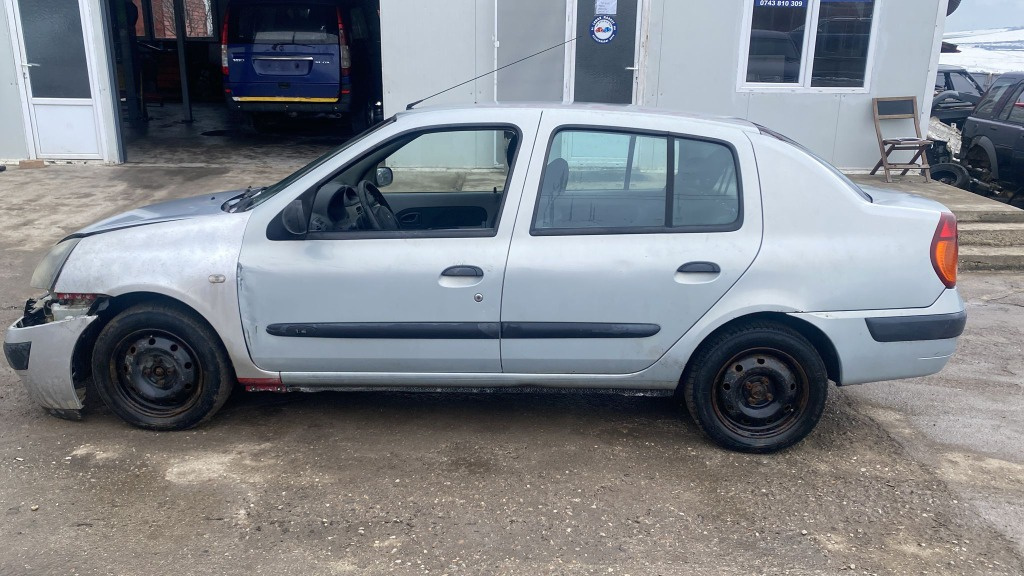 Bara spate Renault Clio 2003 limuzina 1,