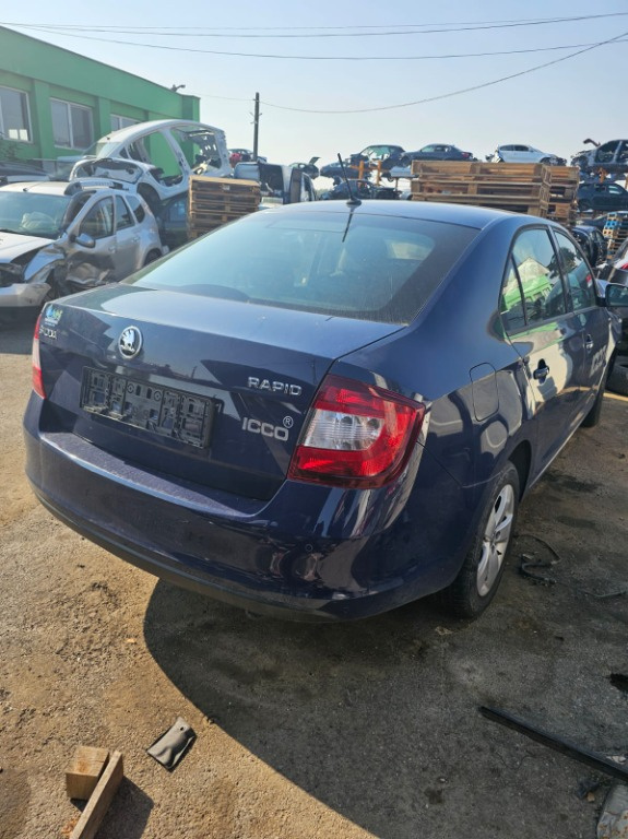 Bara spate Skoda Rapid 2017 berlina 1.6 tdi CXMA