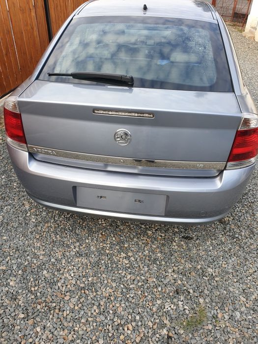 Bara spate spoiler Opel Vectra C z163 hatchback dezmembrez