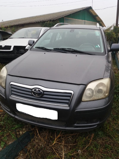 Bara spate Toyota Avensis 2006 break 2.2 diesel