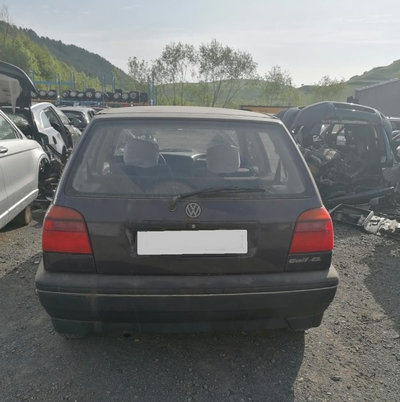 Bara spate Volkswagen Golf 3 1993 1.6 Benzina Cod 