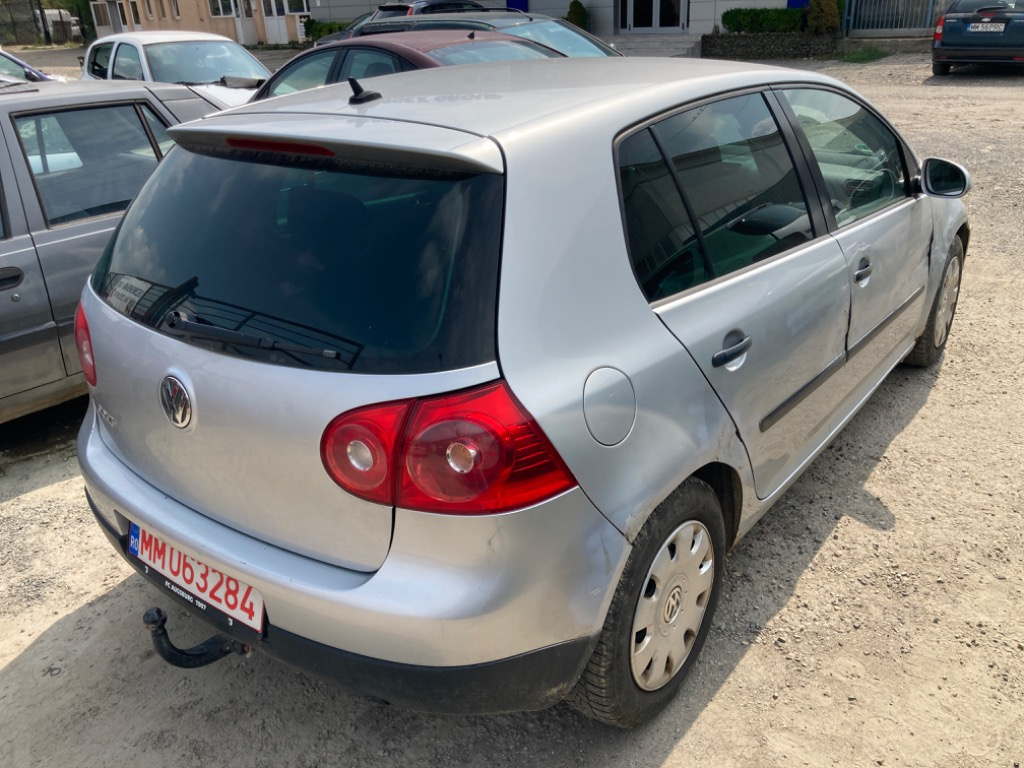Bara spate Volkswagen Golf 5 2006 Hatchb