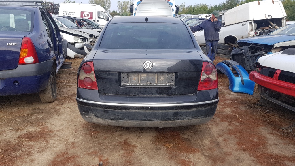 Bara spate Volkswagen Passat B5 2004