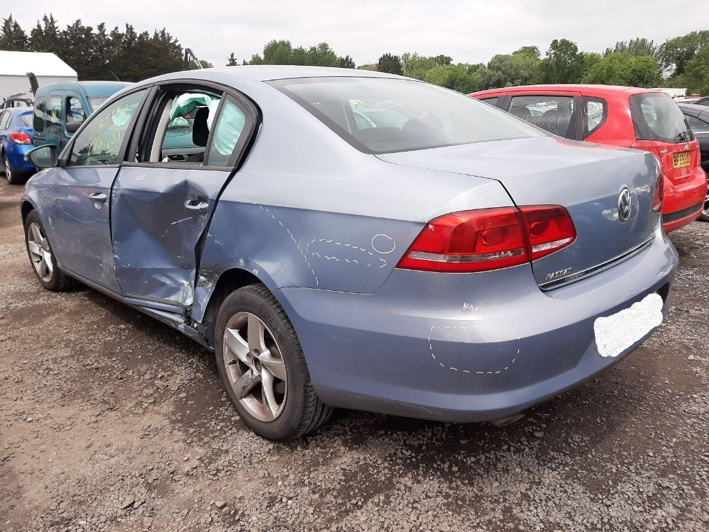 Bara spate Volkswagen Passat B7 2011 SEDAN 1.6 TDI