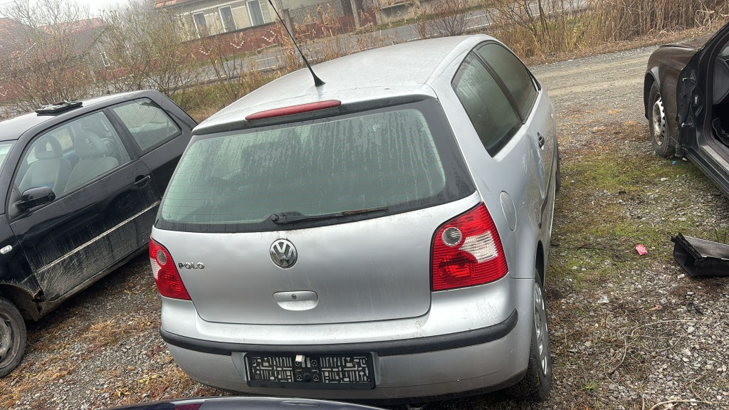 Bara spate Volkswagen Polo 2003 1.2 Benzina Cod motor AWY 54CP/40KW