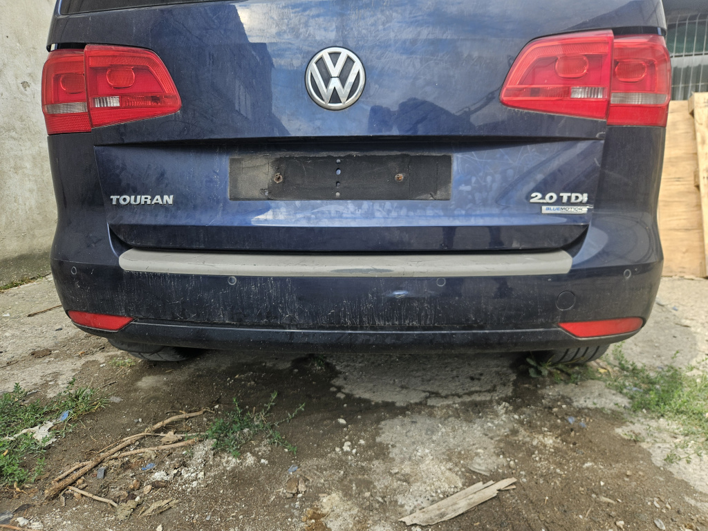 Bara spate Volkswagen Touran 2012