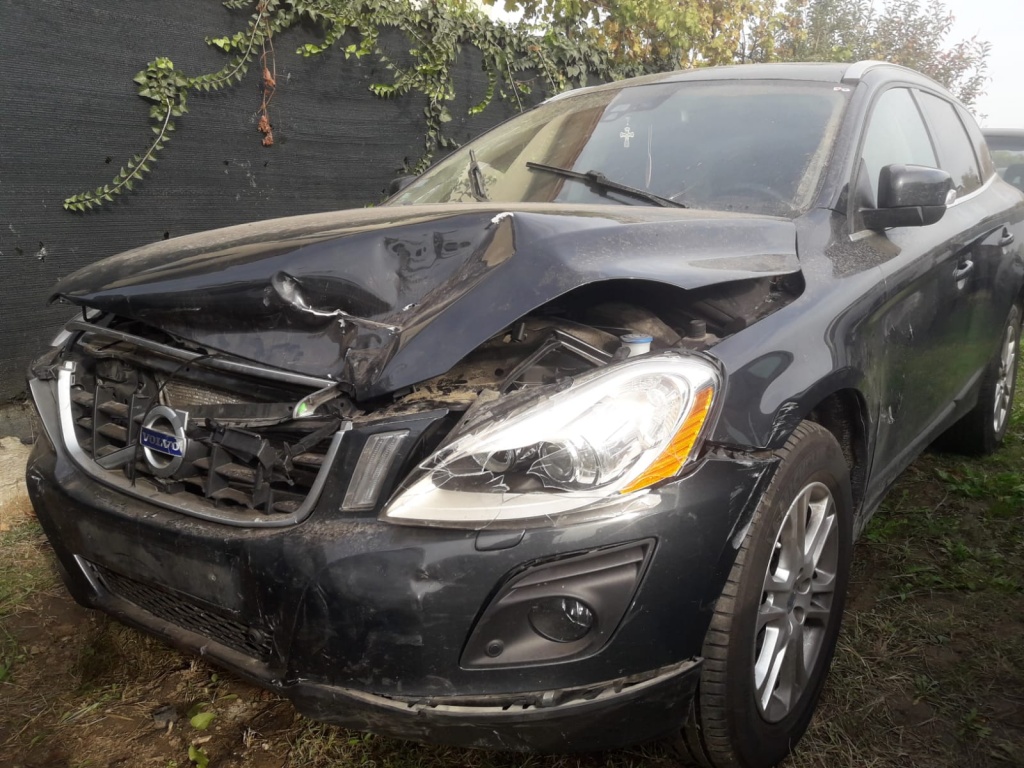 Bara spate Volvo XC60 2010 SUV 2.4D