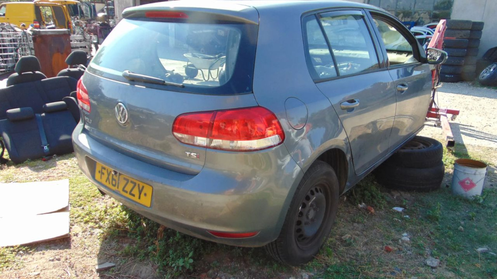 Bara spate VW Golf 6 an 2008-2012 bara s