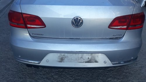 Bara spate VW Passat B7 2012 berlina 2.0