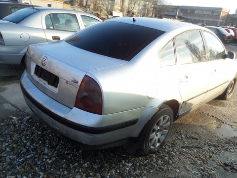 Bara Spate VW Passat Berlina din 2003