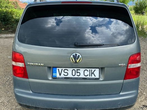 Bara spate VW Touran din 2005 AZV LA7X