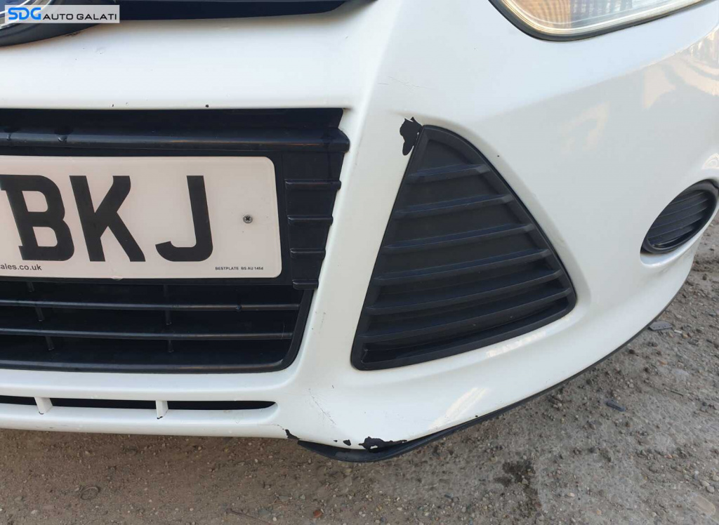 Bara Spoiler Fata cu Imperfectiune Ford 