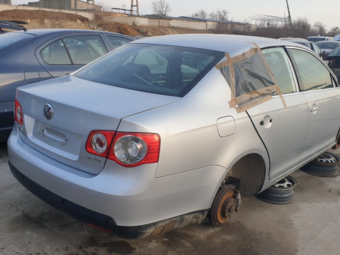 Bara stabilizatoare punte spate Volkswagen Jetta 2007 Limuzina 2.0