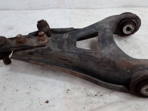 Bascula cu pivot si bucse partea stanga fata Renault Clio, 1998-2012