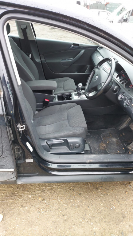 Bascula dreapta Volkswagen Passat B6 200
