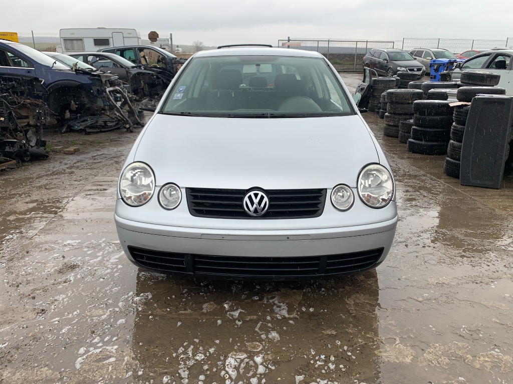 Bascula dreapta Volkswagen Polo 9N 2004 hachbakc 1200 benzina