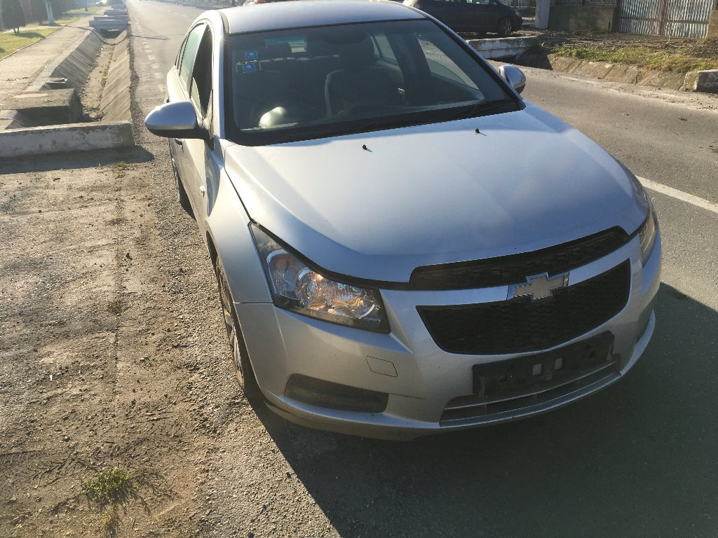 Bascula stanga Chevrolet Cruze 2011 limuzina 1.6 16v