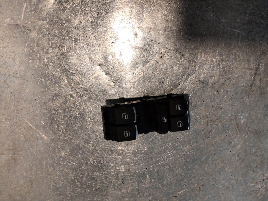 Bloc butoane geamuri electrice VW Tiguan Facelift 2012 Cod: 5K4959857