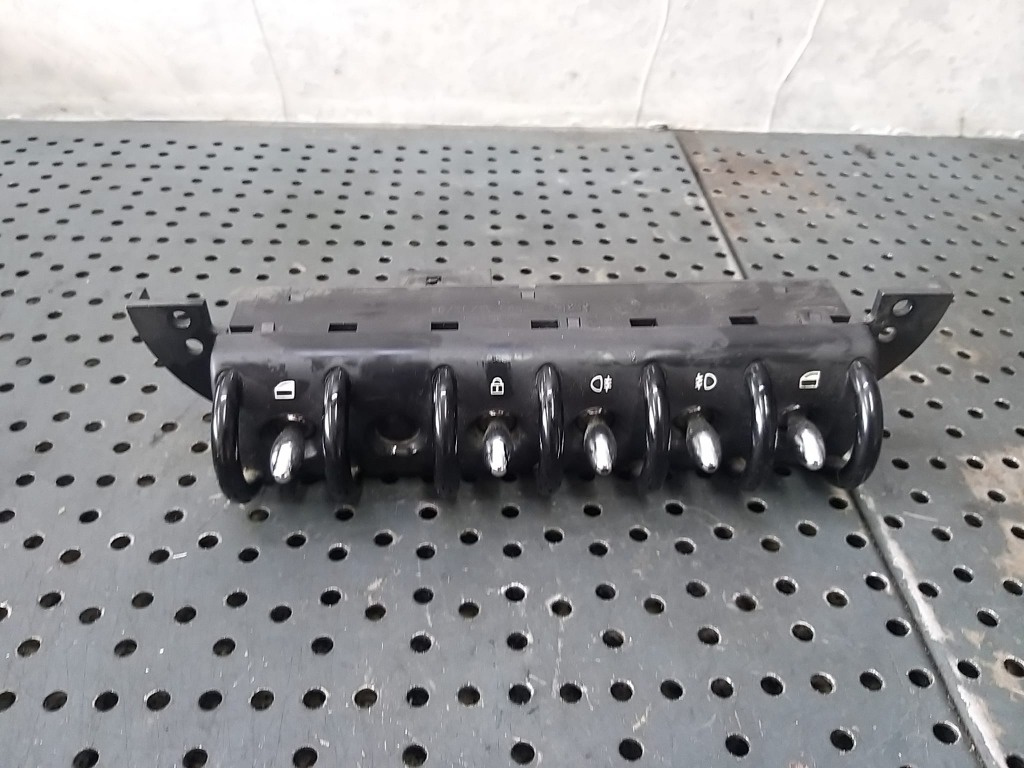 Bloc butoane geamuri proiectoare ceata blocare usi mini cooper r50 r53 61316917985 rg21836000