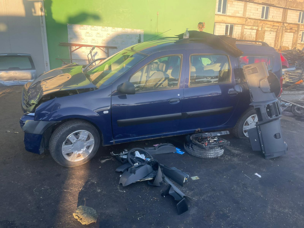 Bloc lumini 8200792584 Dacia Logan [face