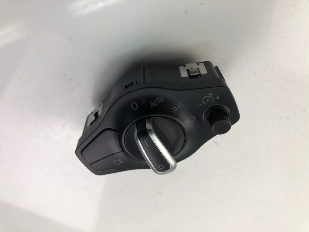 Bloc Lumini Audi A4 B8 8K0941531AJ Audi A4 B8 an 2009 cod piesa 8K0941531AJ NR459