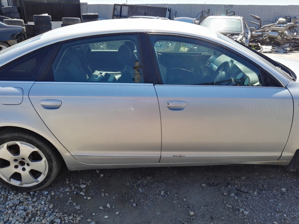 Bloc lumini Audi A6 4F C6 2005 berlina 3