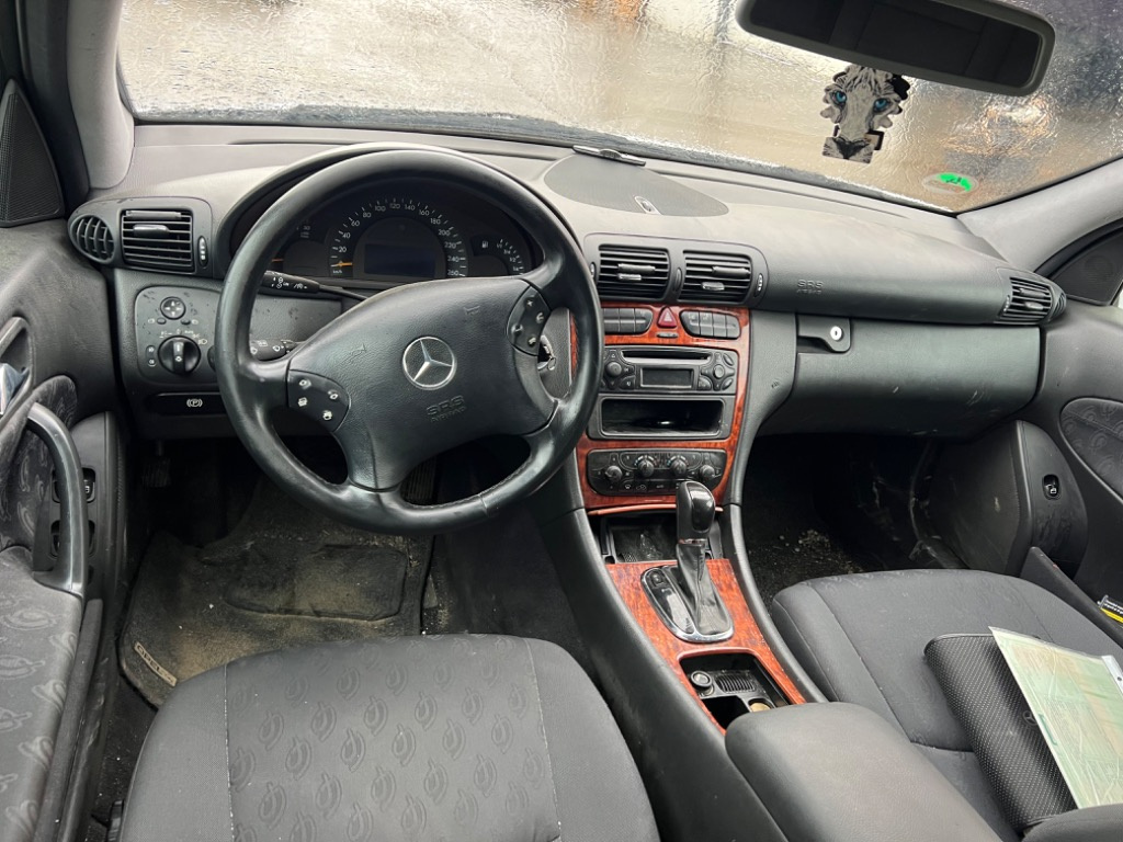 Bloc lumini Mercedes C-Class W203 2002 L