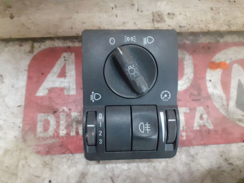 BLOC LUMINI OPEL CORSA C 2003 OEM:9116612.