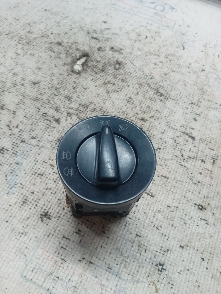 Bloc lumini Volkswagen Golf 5 2008