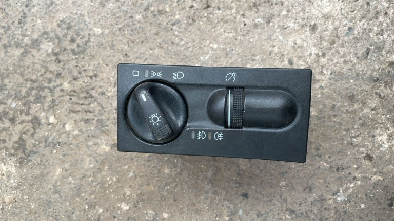 Bloc lumini VW Golf 3 1994 1H6941531B