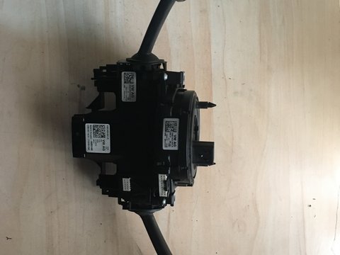 Bloc manete semnalizare/stergator pentru vw tiguan cod:5q0953521r